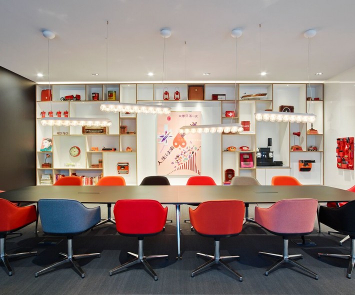 societyM meeting room 6 at citizenM Schiphol Airport hotel